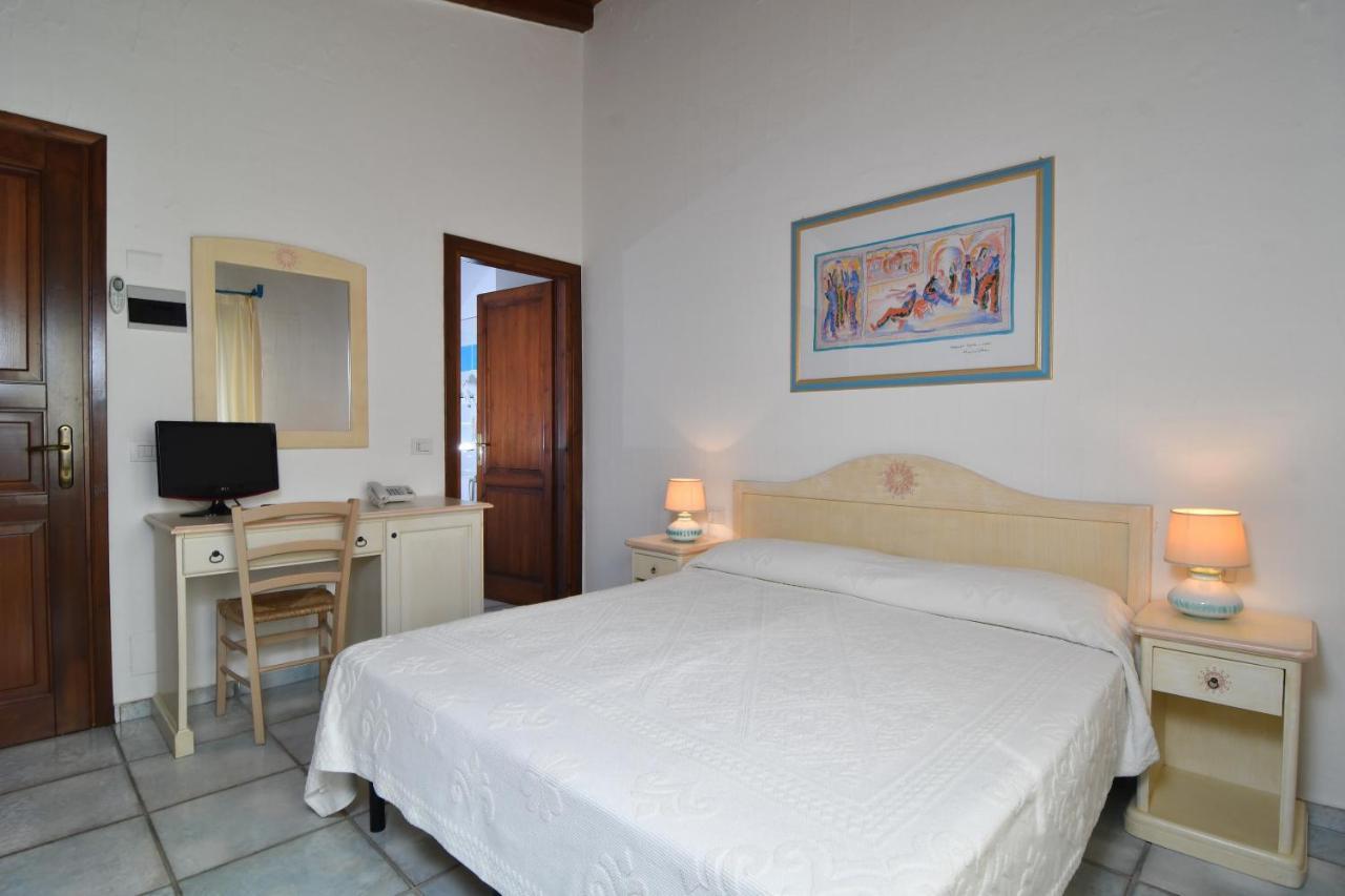 Li Suari Club Village San Teodoro  Extérieur photo